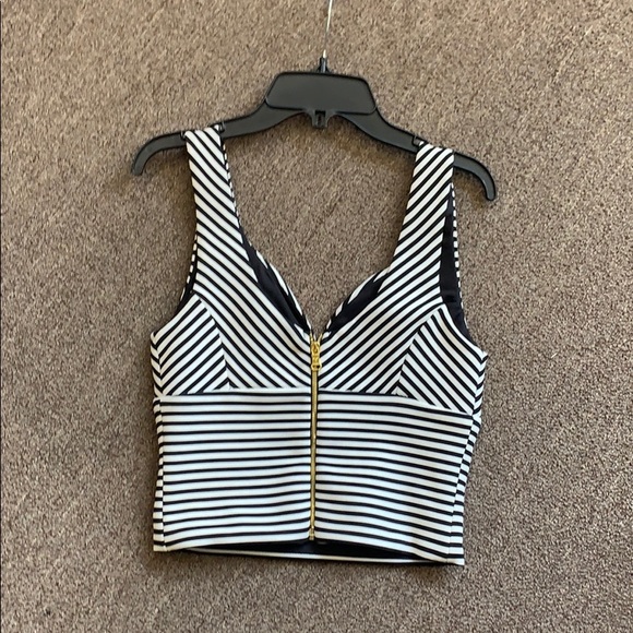 Guess tank top! - Picture 3 of 3